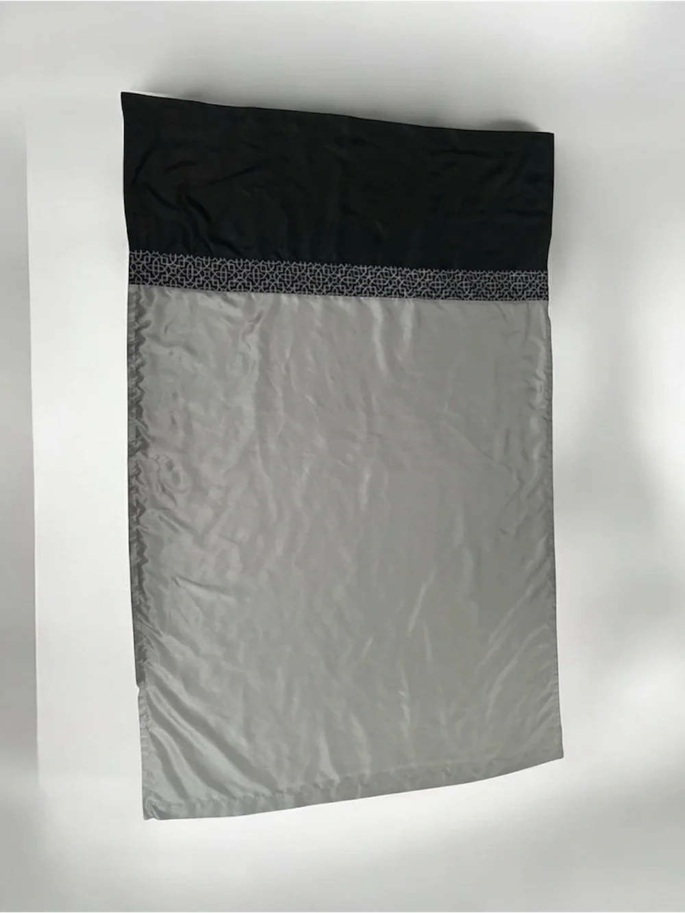 Lush Décor Special Edition Color-Block Curtain Panel – Silver & Black 54